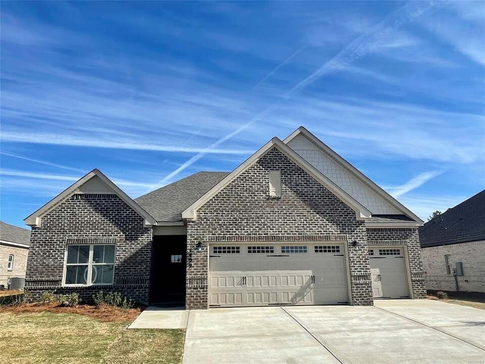 1409 Wildlife Wy in Prattville, AL - Foto de edificio