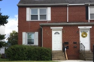 1524 Juniper St, Unit 2 in Norristown, PA - Building Photo