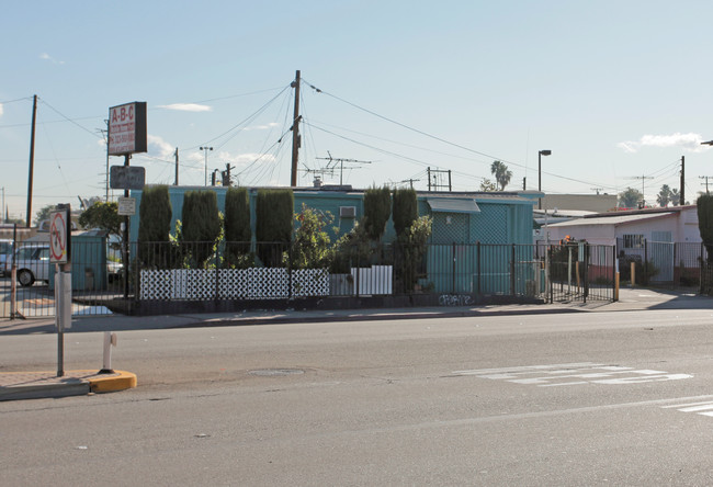 8006 Atlantic Ave in Bell, CA - Building Photo - Building Photo