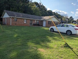 201 E Paces Dr in Athens, GA - Building Photo