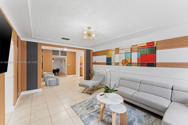 2238 SW 24th Ter in Miami, FL - Building Photo - Building Photo
