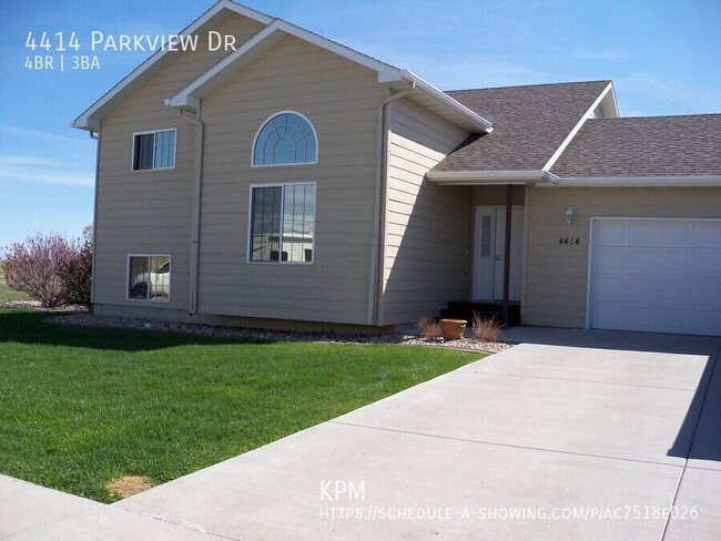 property at 4414 Parkview Dr
