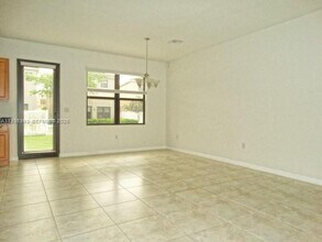 754 NE 191st Terrace in Miami, FL - Building Photo - Building Photo