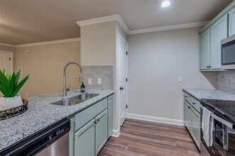 2212 N Hickory St in Sherman, TX - Building Photo - Building Photo