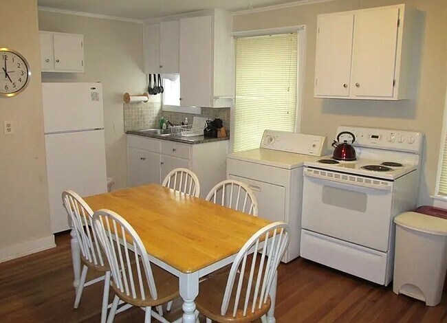 9 Hammond St, Unit 1 in Newport, RI - Building Photo - Building Photo