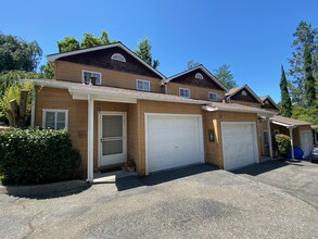 322 Pleasant St in Grass Valley, CA - Building Photo - Building Photo