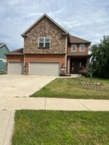 2411 Nottingham Dr in Valparaiso, IN - Building Photo