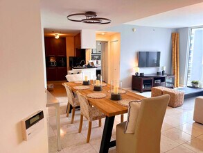 901 Brickell Key Blvd in Miami, FL - Building Photo - Building Photo