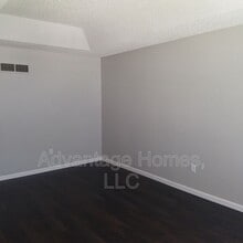 11418 E 71 St in Raytown, MO - Building Photo - Building Photo