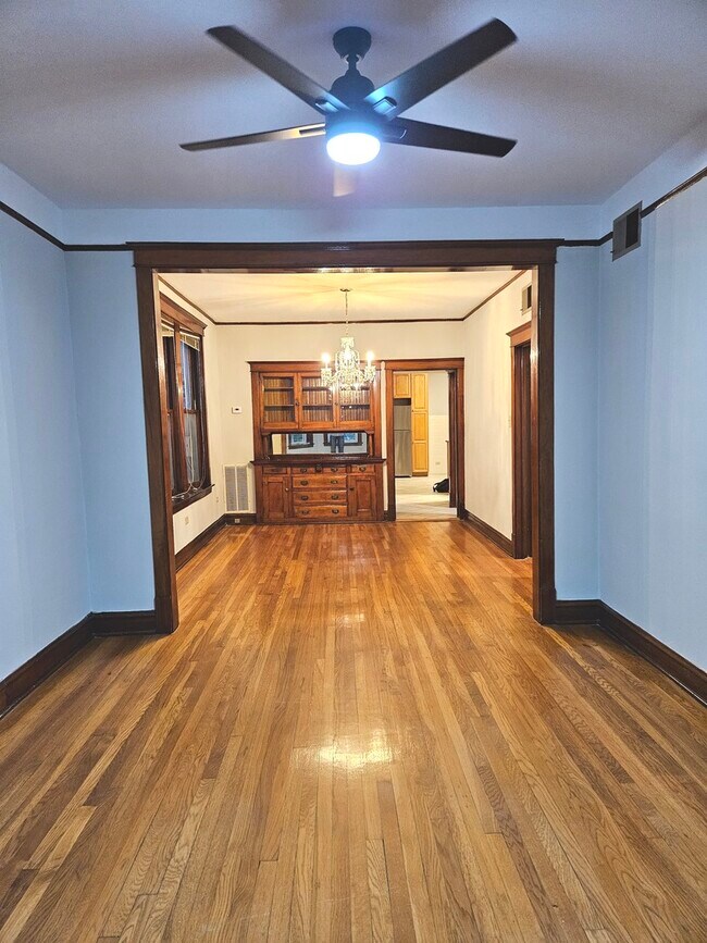 2340 W Thomas St-Unit -2F in Chicago, IL - Foto de edificio - Building Photo