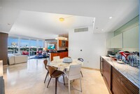 400 Alton Rd, Unit # 1909 in Miami Beach, FL - Foto de edificio - Building Photo