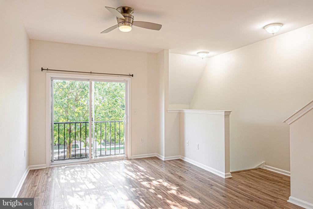 48 S Poplar St in Glassboro, NJ - Building Photo