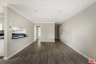 925 N Curson Ave in West Hollywood, CA - Building Photo - Building Photo