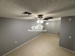 14300 W Bell Rd in Surprise, AZ - Foto de edificio - Building Photo