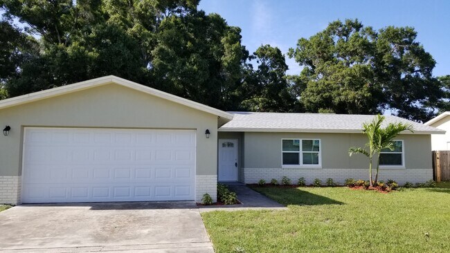 5349 70th Ave N in Pinellas Park, FL - Building Photo - Building Photo