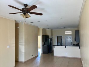 3217 W Sprague St-Unit -6 in Edinburg, TX - Building Photo - Building Photo