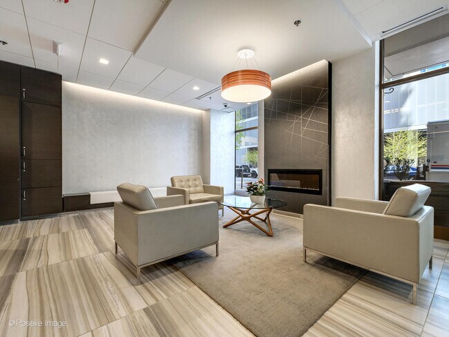 41 E 8th St in Chicago, IL - Building Photo - Building Photo