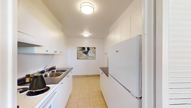 111 Inverlochy Boulevard in Markham, ON - Building Photo - Building Photo