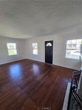 819 Huntington St in Huntington Beach, CA - Foto de edificio - Building Photo