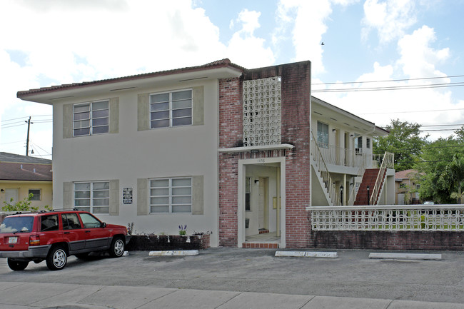 4456 W Flagler St in Miami, FL - Building Photo - Building Photo