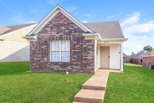 10103 Nolton Cir in Cordova, TN - Building Photo