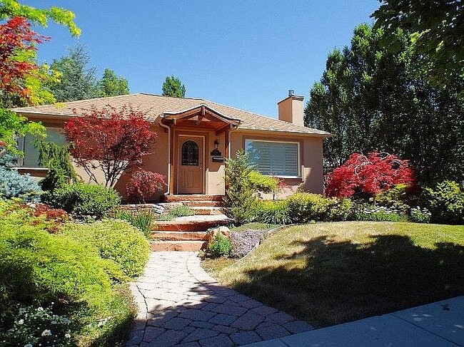 property at 2225 Garfield Ave