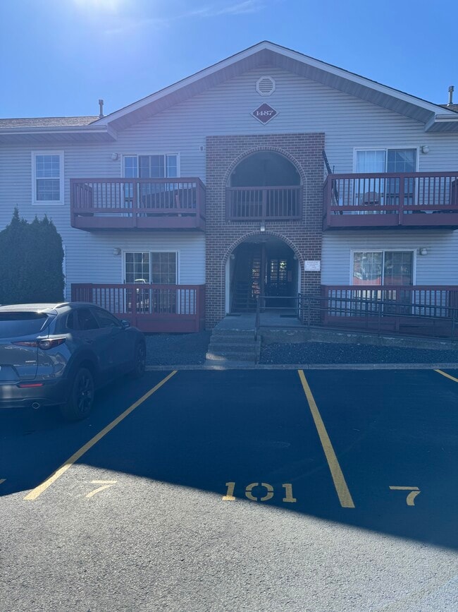 1487 Northwood Dr, Unit #101