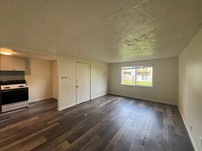 4718-4720 SW Luradel St in Portland, OR - Building Photo - Building Photo