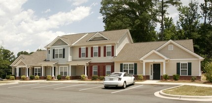 Autumn Trace Apartments in Raleigh, NC - Building Photo - Building Photo