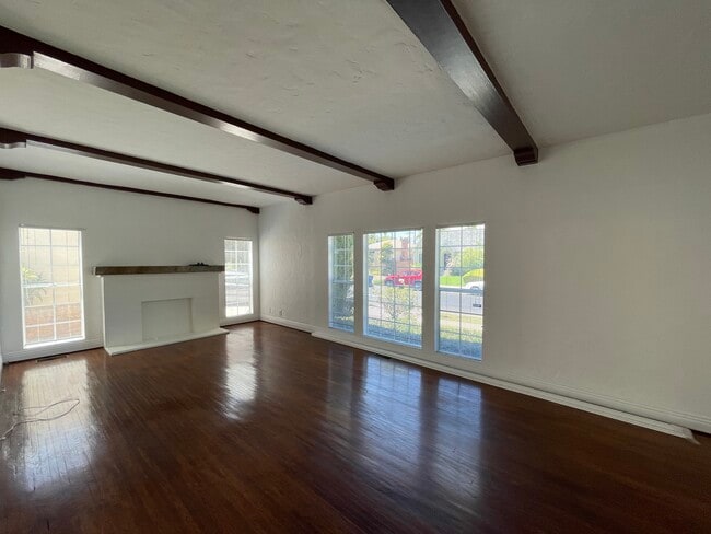 1602 S Stanley Ave, Unit 1600 in Los Angeles, CA - Building Photo - Building Photo