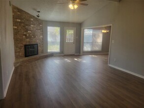 3046 Mosby Dr in Sugar Land, TX - Building Photo - Building Photo