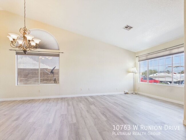 10763 W Runion Dr in Sun City, AZ - Building Photo - Building Photo