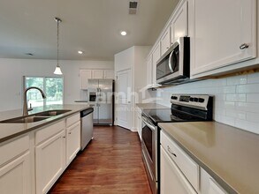 2042 Windsor Park Ave in Dacula, GA - Building Photo - Building Photo