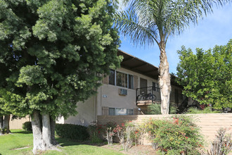 Park West Apartments in El Cajon, CA - Building Photo - Building Photo