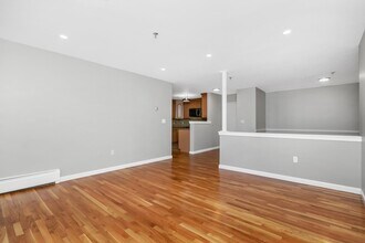 38 Carter St, Unit 208 in Everett, MA - Building Photo - Building Photo