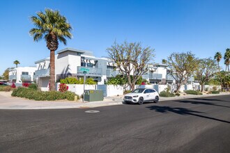 1502-1528 N Via Miraleste in Palm Springs, CA - Building Photo - Building Photo
