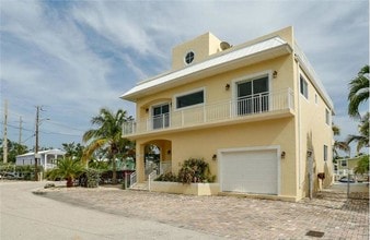 103 Starfish Ln in Tavernier, FL - Building Photo - Building Photo