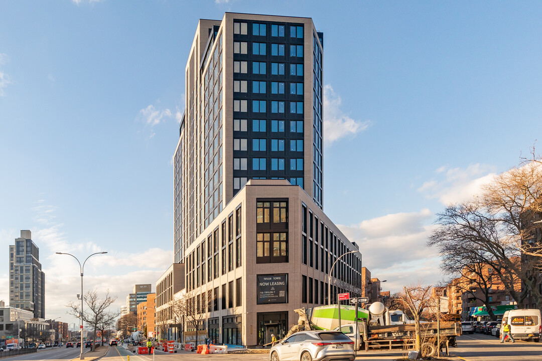 Trylon Tower in Flushing, NY - Building Photo