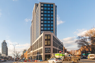 Trylon Tower in Rego Park, NY - Building Photo - Building Photo