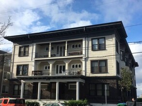 Chardonnay in Seattle, WA - Foto de edificio - Building Photo