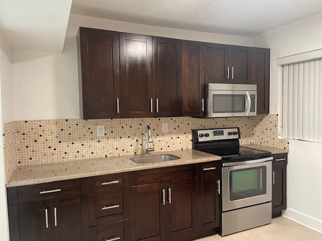 221 SW 9th Ave, Unit Unit 2, Unit Unit 2