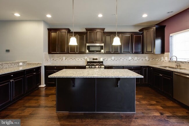 1314 Hawthorn Dr