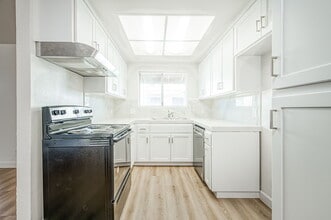 3221 E Normal Ave in Fresno, CA - Building Photo - Building Photo