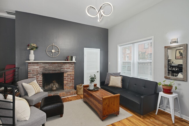 516 S 13th St, Unit 1 in Philadelphia, PA - Building Photo - Building Photo