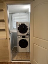 2011 Manhattan Ave, Unit B in Hermosa Beach, CA - Foto de edificio - Building Photo