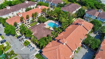 5820 W Sample Rd in Coral Springs, FL - Building Photo