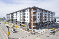 Plaza Apartments in Calgary, AB - Building Photo - Building Photo