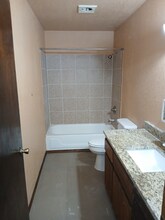 902 Cynthia St in Wilburton, OK - Building Photo - Building Photo