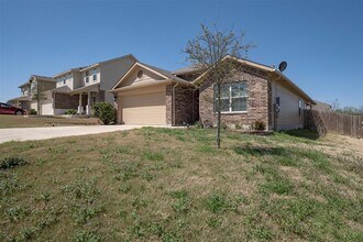 118 Leona River Trl in Hutto, TX - Building Photo - Building Photo