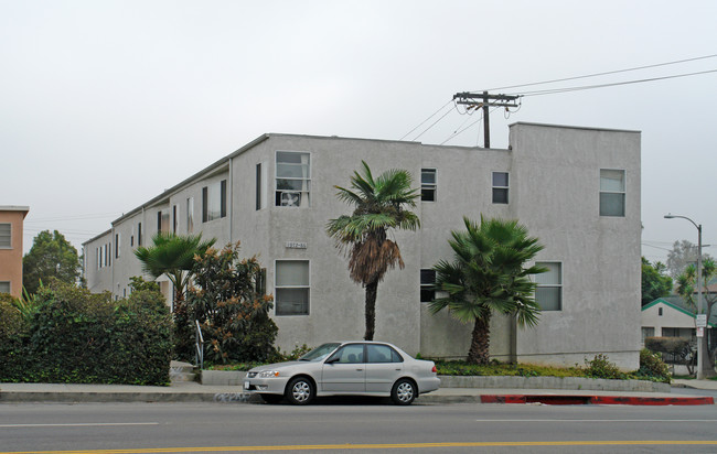 1972-1986 S Robertson Blvd in Los Angeles, CA - Building Photo - Building Photo